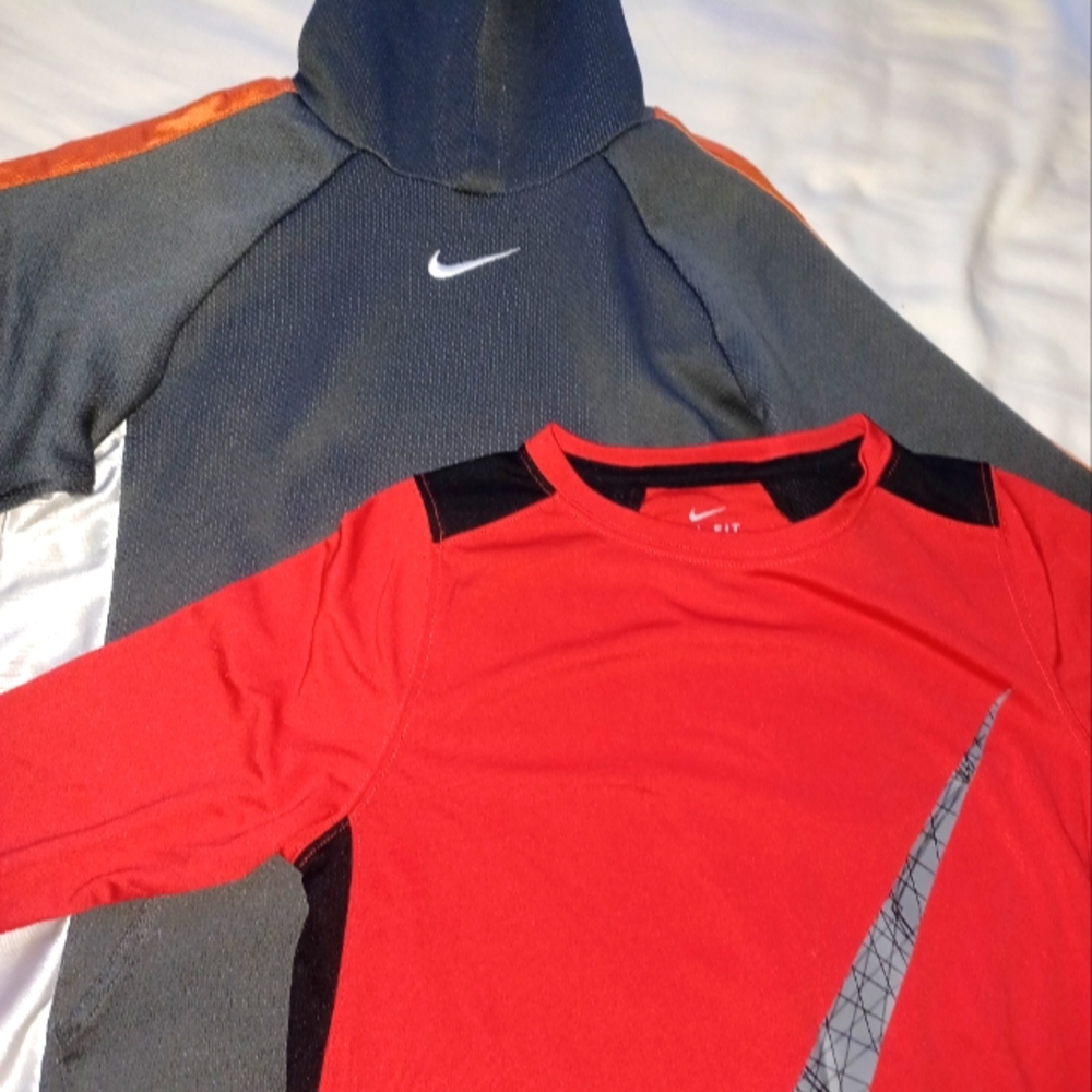 Boys Nike Bundle sz Medium, Hoodie and Shirt